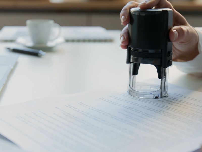 javni beležnik overava ugovor