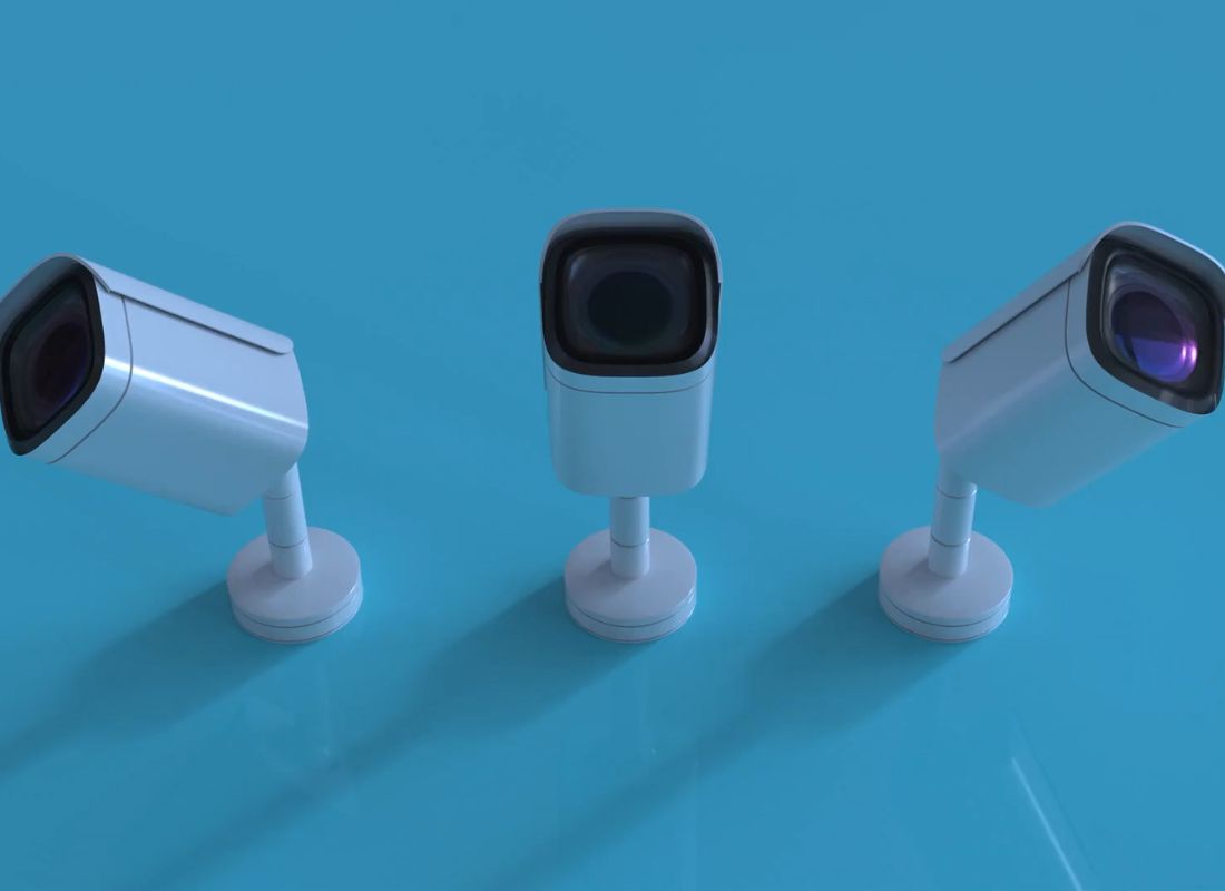 prikaz 3 video kamere na plavoj pozadini